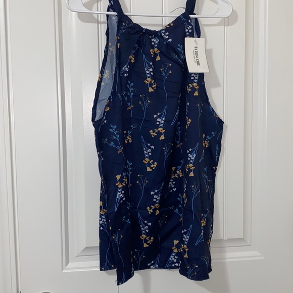 bloom chic Tops - Brand-new women’s top